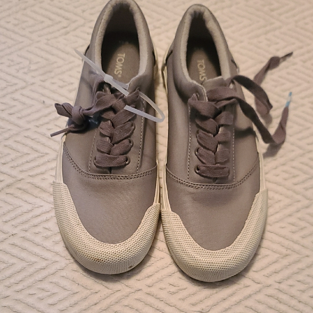 TOMS Women's Gray Casual Sneakers